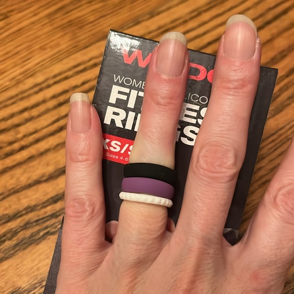 3 New women’s silicone ring set - Picture 7 of 8